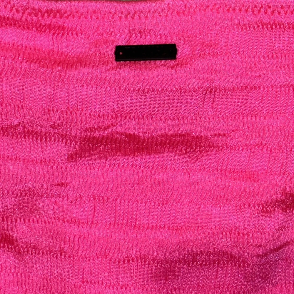 Hot pink thread swimsuit set with bonus bag. - Picture 4 of 12